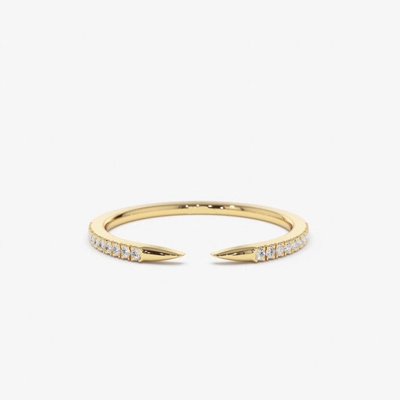 Maya's Charming Diamond Ring